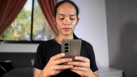 caroline_east online show from 04.18.26