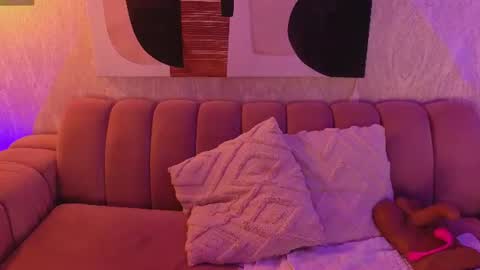 Snapshot of caroline_laurent_ chatting on 08.02.26 Caro online show from 08.02.26