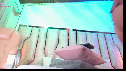 Carolina online show from 12.21.25