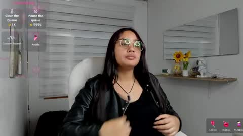 caroline_rodriguez_9 online show from 04.11.26