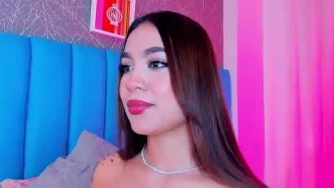 Snapshot of carolineegarcia chatting on 02.27.25 CarolineeGarcia online show from 02.27.25