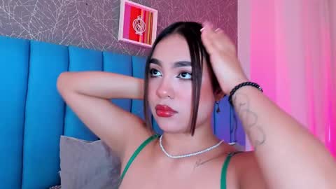 Snapshot of carolineegarcia chatting on 03.06.25 CarolineeGarcia online show from 03.06.25