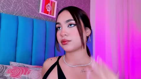 Snapshot of carolineegarcia chatting on 03.08.25 CarolineeGarcia online show from 03.08.25