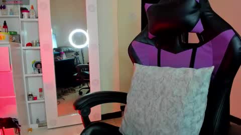 Snapshot of carolineegarcia chatting on 02.10.26 CarolineeGarcia online show from 02.10.26