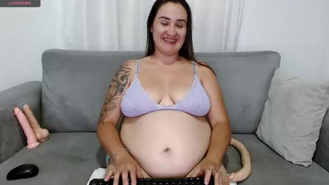 Snapshot of carolinefantasy_ chatting on 10.07.25 Caroline  online show from 10.07.25