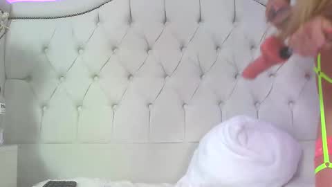 carolinesampaio online show from 11.19.25