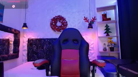 Snapshot of carolinescoth_dl chatting on 12.14.24 Caroline Scoth online show from 12.14.24