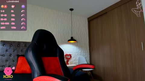 Snapshot of carolinescoth_dl chatting on 09.22.25 Caroline Scoth online show from 09.22.25