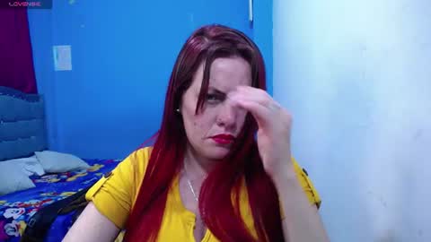 Snapshot of carolinhe_ chatting on 06.10.26 Carolinhe online show from 06.10.26