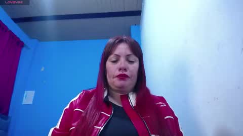 Snapshot of carolinhe_ chatting on 06.14.26 Carolinhe online show from 06.14.26