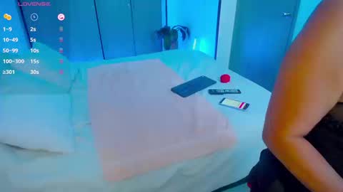 CarolinneFiotti online show from 09.12.25