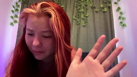 Snapshot of carolynexford chatting on 07.30.26 Emma online show from 07.30.26