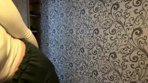 Snapshot of carolynshadburn chatting on 11.11.25 Karalina online show from 11.11.25