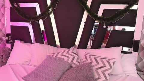 Snapshot of caroo_gomeez chatting on 01.10.25 Caro Gmez online show from 01.10.25