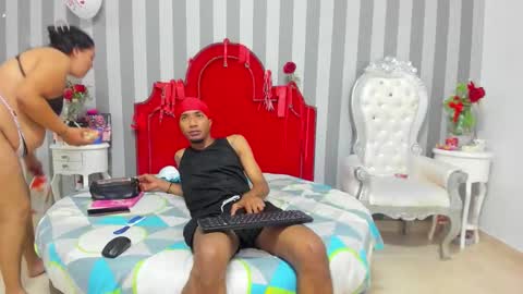 Snapshot of caroyandy chatting on 02.25.26 caroyandy online show from 02.25.26