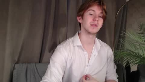 Snapshot of carriebyrd chatting on 10.12.25 Carrie Byrd online show from 10.12.25
