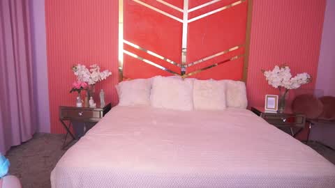 casey_min online show from 04.10.26