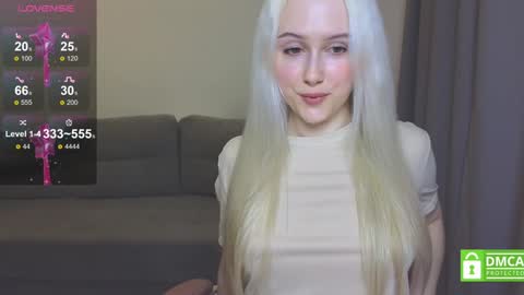 Snapshot of caseylabow chatting on 01.22.25 My name is Casey... Nice to meet you I will be happy to have funthumbs up please its important online show from 01.22.25