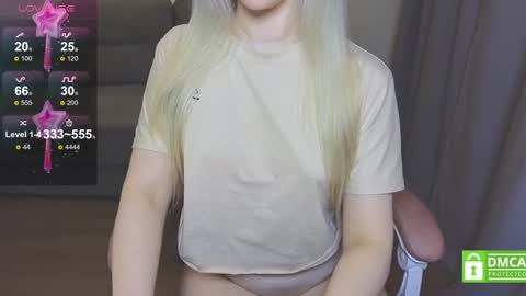 Snapshot of caseylabow chatting on 01.22.25 My name is Casey... Nice to meet you I will be happy to have funthumbs up please its important online show from 01.22.25