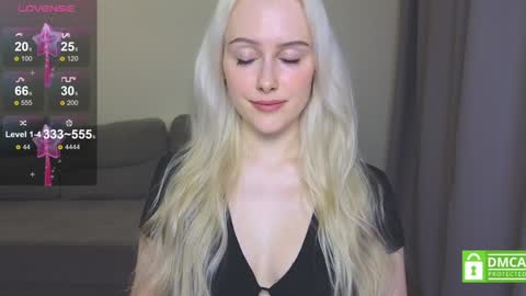 Snapshot of caseylabow chatting on 01.24.25 My name is Casey... Nice to meet you I will be happy to have funthumbs up please its important online show from 01.24.25