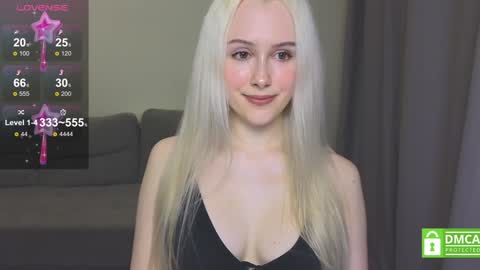 Snapshot of caseylabow chatting on 01.26.25 My name is Casey... Nice to meet you I will be happy to have funthumbs up please its important online show from 01.26.25