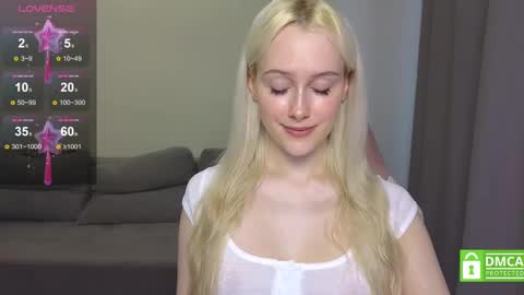 Snapshot of caseylabow chatting on 02.13.25 My name is Casey... Nice to meet you I will be happy to have funthumbs up please its important online show from 02.13.25