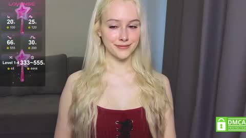 Snapshot of caseylabow chatting on 02.14.25 My name is Casey... Nice to meet you I will be happy to have funthumbs up please its important online show from 02.14.25