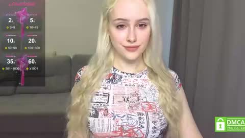 Snapshot of caseylabow chatting on 02.22.25 My name is Casey... Nice to meet you I will be happy to have funthumbs up please its important online show from 02.22.25