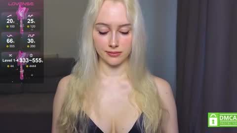 Snapshot of caseylabow chatting on 03.05.25 My name is Casey... Nice to meet you I will be happy to have funthumbs up please its important online show from 03.05.25