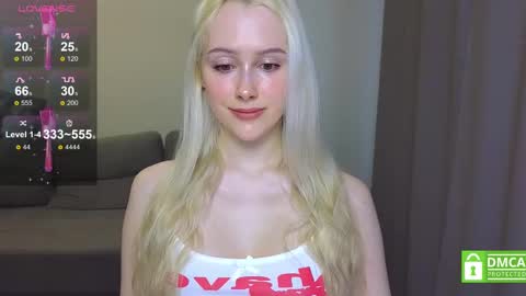 Snapshot of caseylabow chatting on 03.07.25 My name is Casey... Nice to meet you I will be happy to have funthumbs up please its important online show from 03.07.25