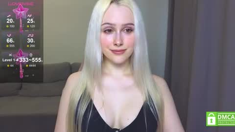 Snapshot of caseylabow chatting on 03.09.25 My name is Casey... Nice to meet you I will be happy to have funthumbs up please its important online show from 03.09.25