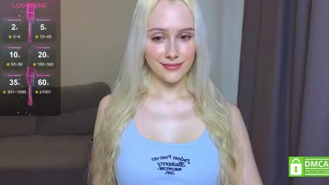 Snapshot of caseylabow chatting on 03.11.25 My name is Casey... Nice to meet you I will be happy to have funthumbs up please its important online show from 03.11.25