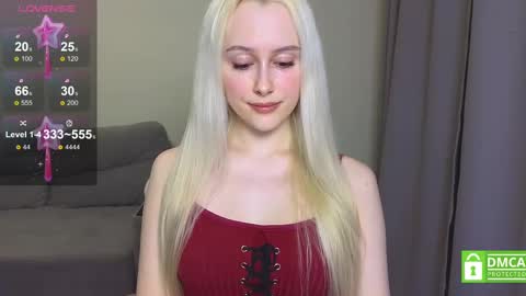 Snapshot of caseylabow chatting on 03.12.25 My name is Casey... Nice to meet you I will be happy to have funthumbs up please its important online show from 03.12.25