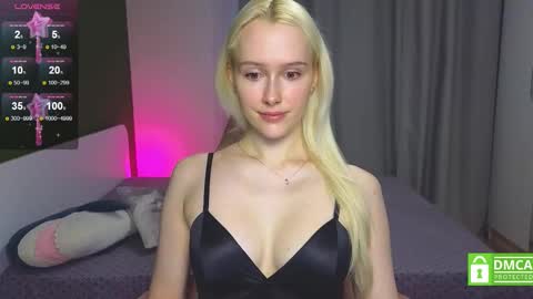 Snapshot of caseylabow chatting on 11.12.25 My name is Casey... Nice to meet you I will be happy to have funthumbs up please its important online show from 11.12.25