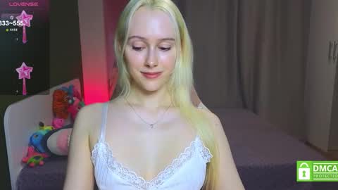 Snapshot of caseylabow chatting on 12.03.25 My name is Casey... Nice to meet you I will be happy to have funthumbs up please its important online show from 12.03.25