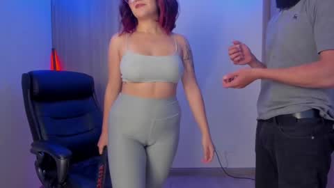 Snapshot of cash_vice chatting on 10.10.25 caprice online show from 10.10.25