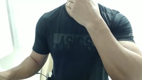 Snapshot of cashmastermuscle77 chatting on 06.01.26 cashmastermuscle77 online show from 06.01.26