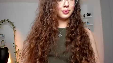 Snapshot of cassandra_caiin chatting on 07.21.26 Cassie online show from 07.21.26