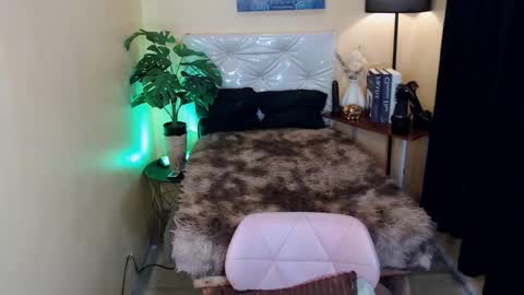 cassandrafoxxx online show from 12.29.24