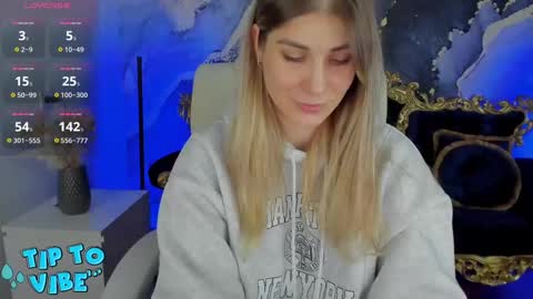 Snapshot of cassandragood chatting on 02.11.25 Lena online show from 02.11.25