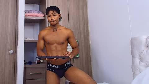 Snapshot of cassian_gold chatting on 04.29.26 CASSIAN GOLD online show from 04.29.26