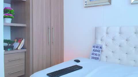 Snapshot of cassian_gold chatting on 05.24.26 CASSIAN GOLD online show from 05.24.26