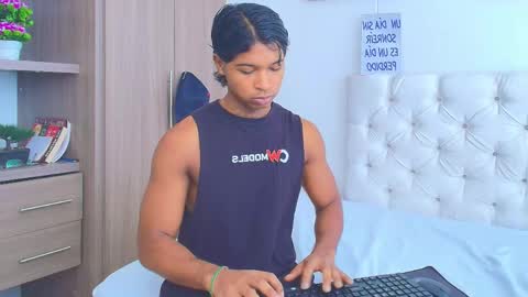 Snapshot of cassian_gold chatting on 05.25.26 CASSIAN GOLD online show from 05.25.26