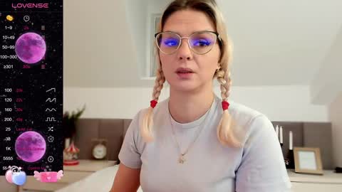 Snapshot of cassidyanne chatting on 12.30.24 cassidyanne online show from 12.30.24