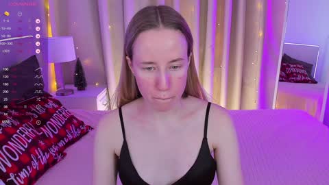 Snapshot of cassie_kelman chatting on 12.22.24 Cassie online show from 12.22.24