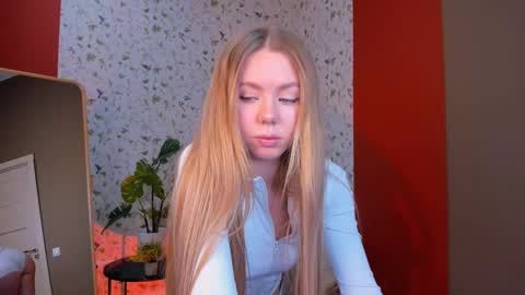 Hello my name is Cassie and my friend Nilo is also here online show from 03.05.25