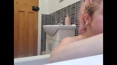 Cassie online show from 02.12.26