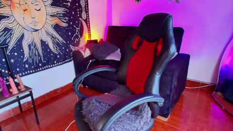 Snapshot of cat__moon__ chatting on 06.17.26 Karol online show from 06.17.26