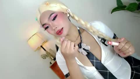 CatalenaX online show from 11.16.25