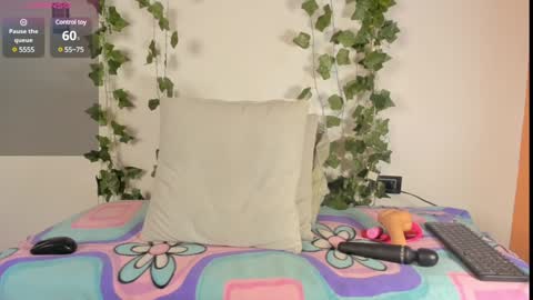 cataleya19__ online show from 01.22.25